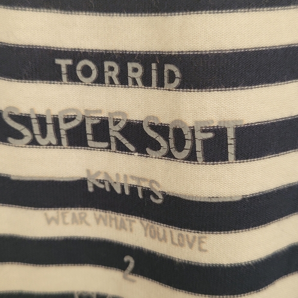 Torrid size 2 Super Soft Tank - Picture 4 of 5